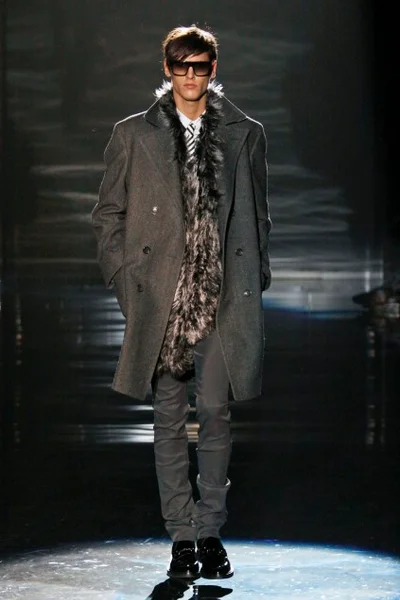 Look 19